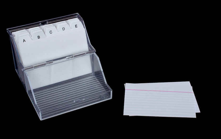 Index cards in a card index box.