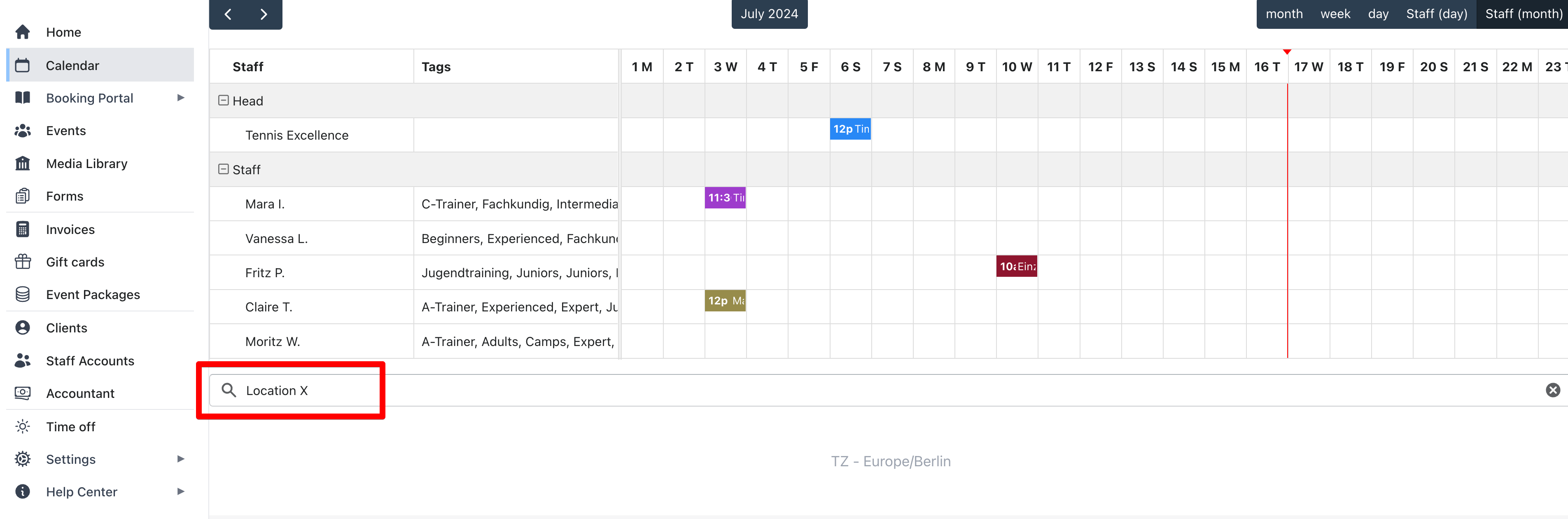 Die Suchfunktion wird im monatlichen Mitarbeiterkalender der Benutzeroberfläche von Planubo hervorgehoben.